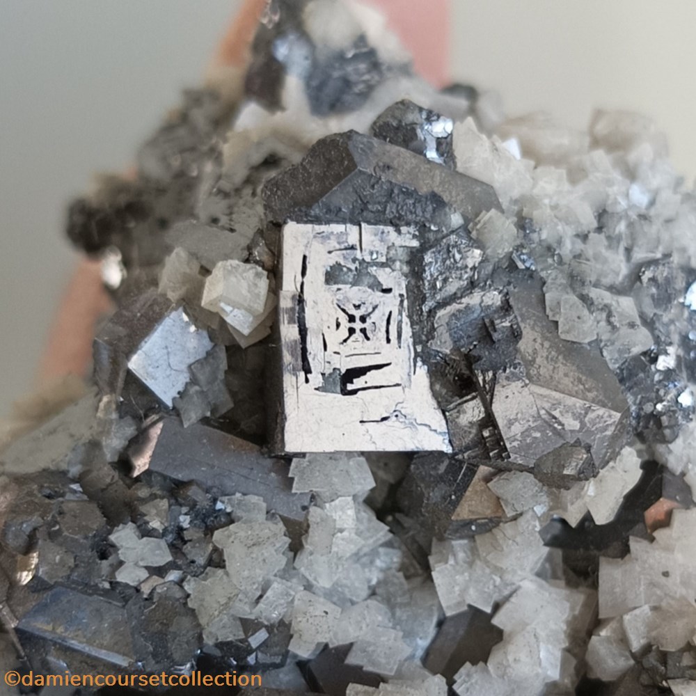 Galène maclée et Dolomite 5 mineraux meteorites galene maclee et dolomite