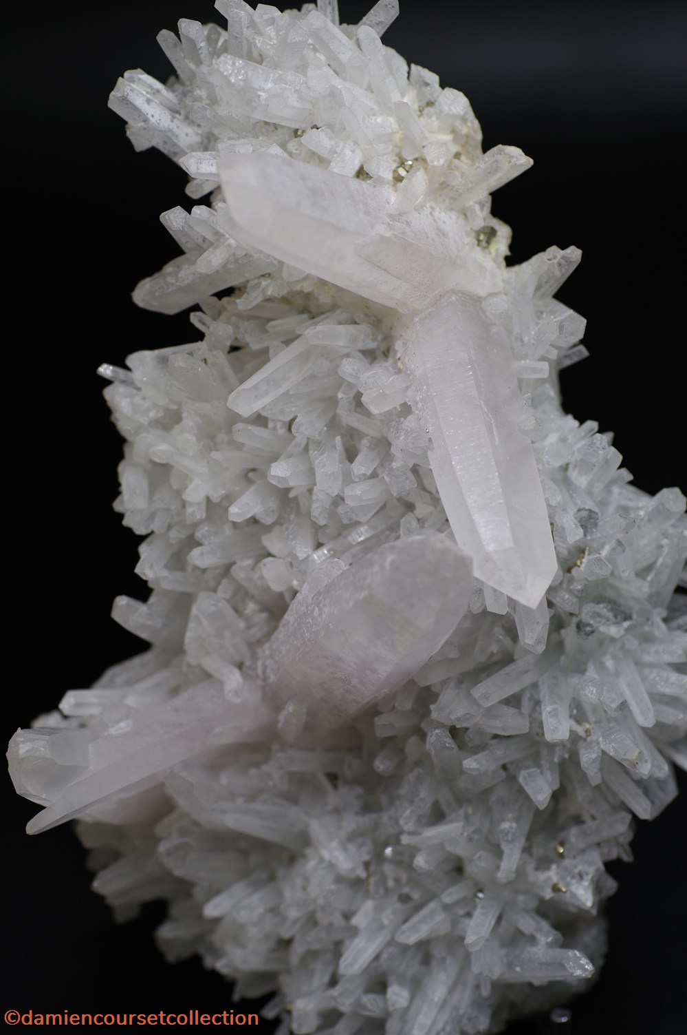 Quartz améthysé (Bulgarie) mineraux meteorites macle du japon quartz amethyse bulgarie