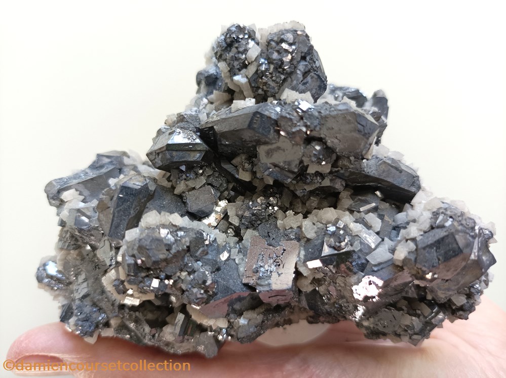 Galène maclée et Dolomite 2 mineraux meteorites galene maclee et dolomite