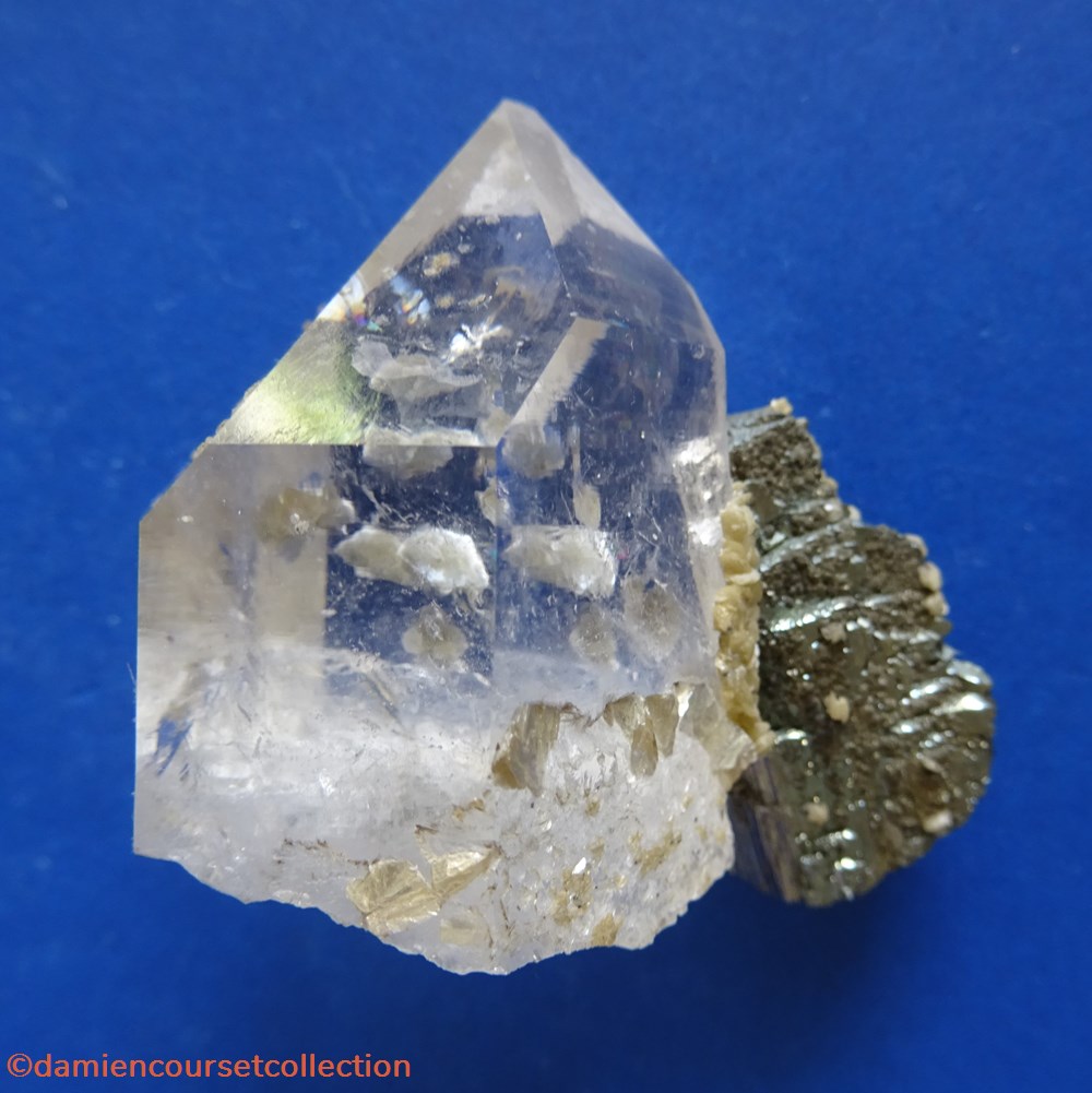 Mica dans Quartz 2 mineraux meteorites muscovite mica dans quartz