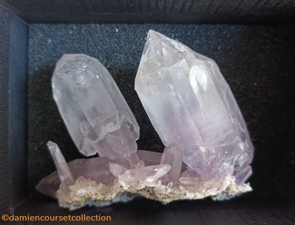 Amethyste sceptrée 2 mineraux meteorites quartz amethyste sceptree