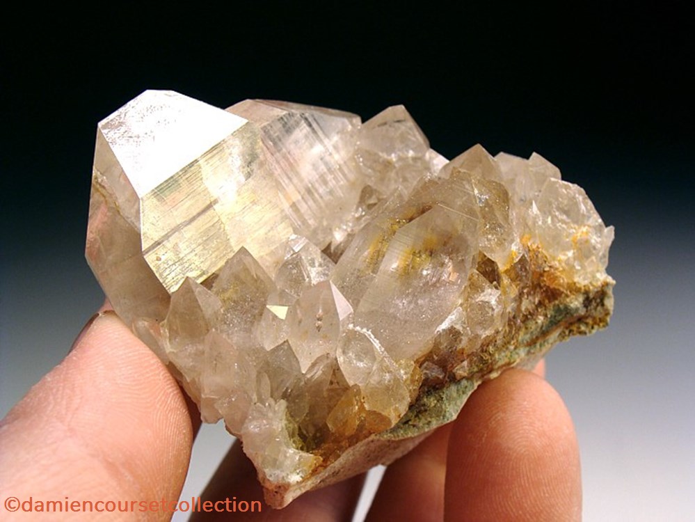 mineraux meteorite du japon quartz macle