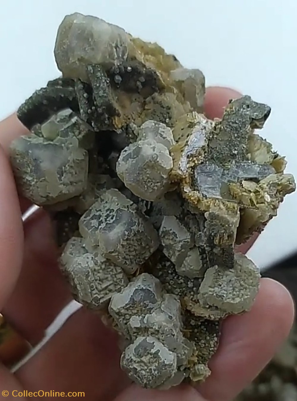 Fluorite et Siderite 2 mineraux meteorites fluorite et siderite