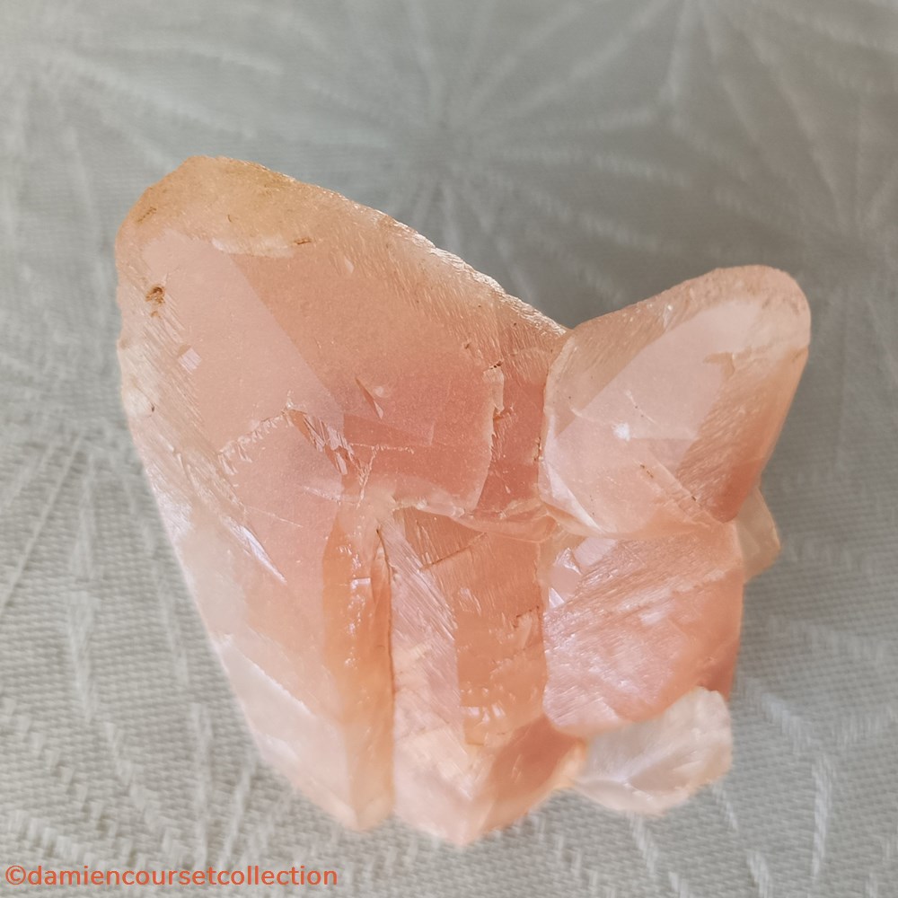 mineraux meteorites macle calcite vaiges mayenne