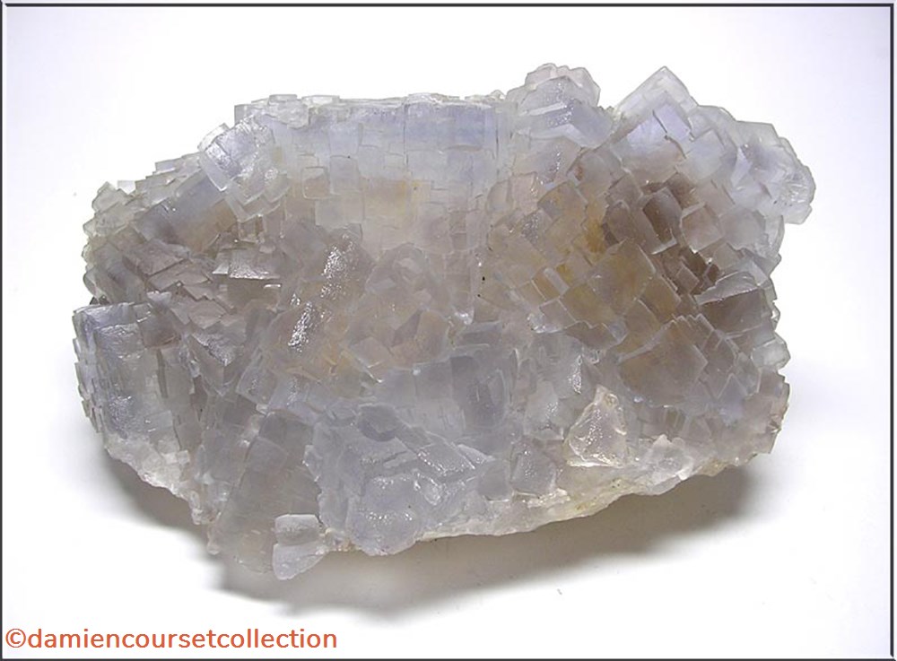 Fluorite (tétrahexaédre) mineraux meteorite tetrahexaedrique fluorite tetrahexaedre
