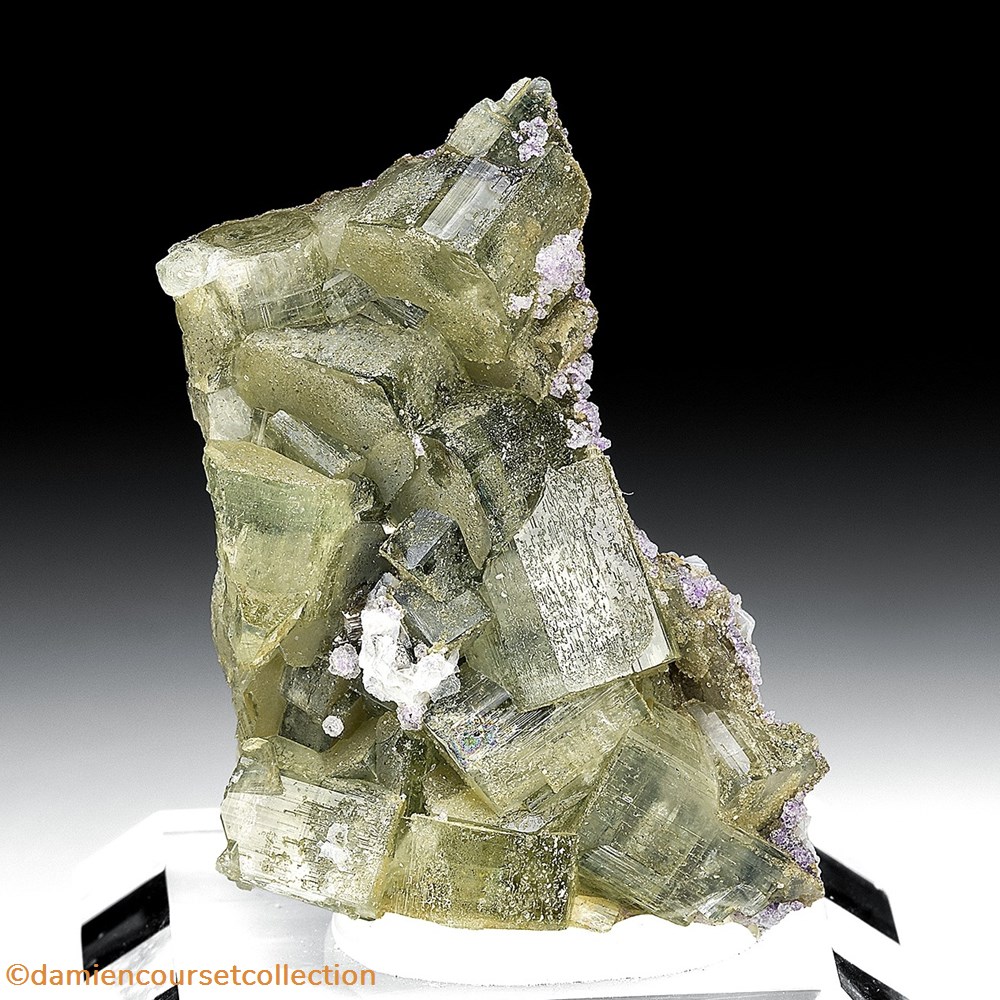 mineraux meteorites fluorapatite fluorite et calcite