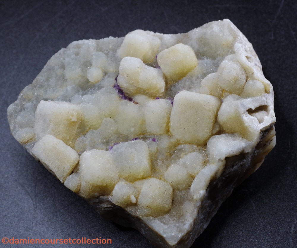 Fluorite (x3), vallée de la Sénouire (Haute Loire) mineraux meteorites fluorite x3 vallee de la senouire haute loire