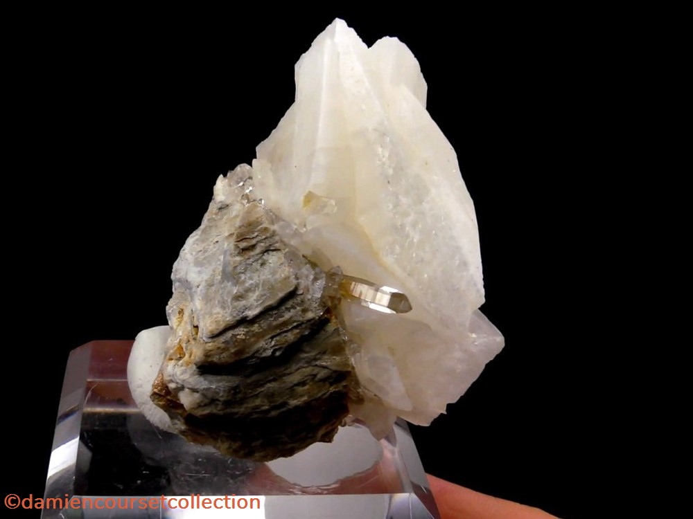 Adulaire et Quartz 2 mineraux meteorites orthoclase adulaire et quartz