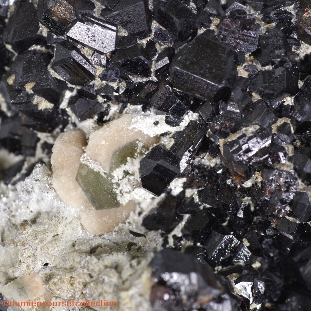 Cassitérite (XXL) 4 mineraux meteorites cassiterite xxl