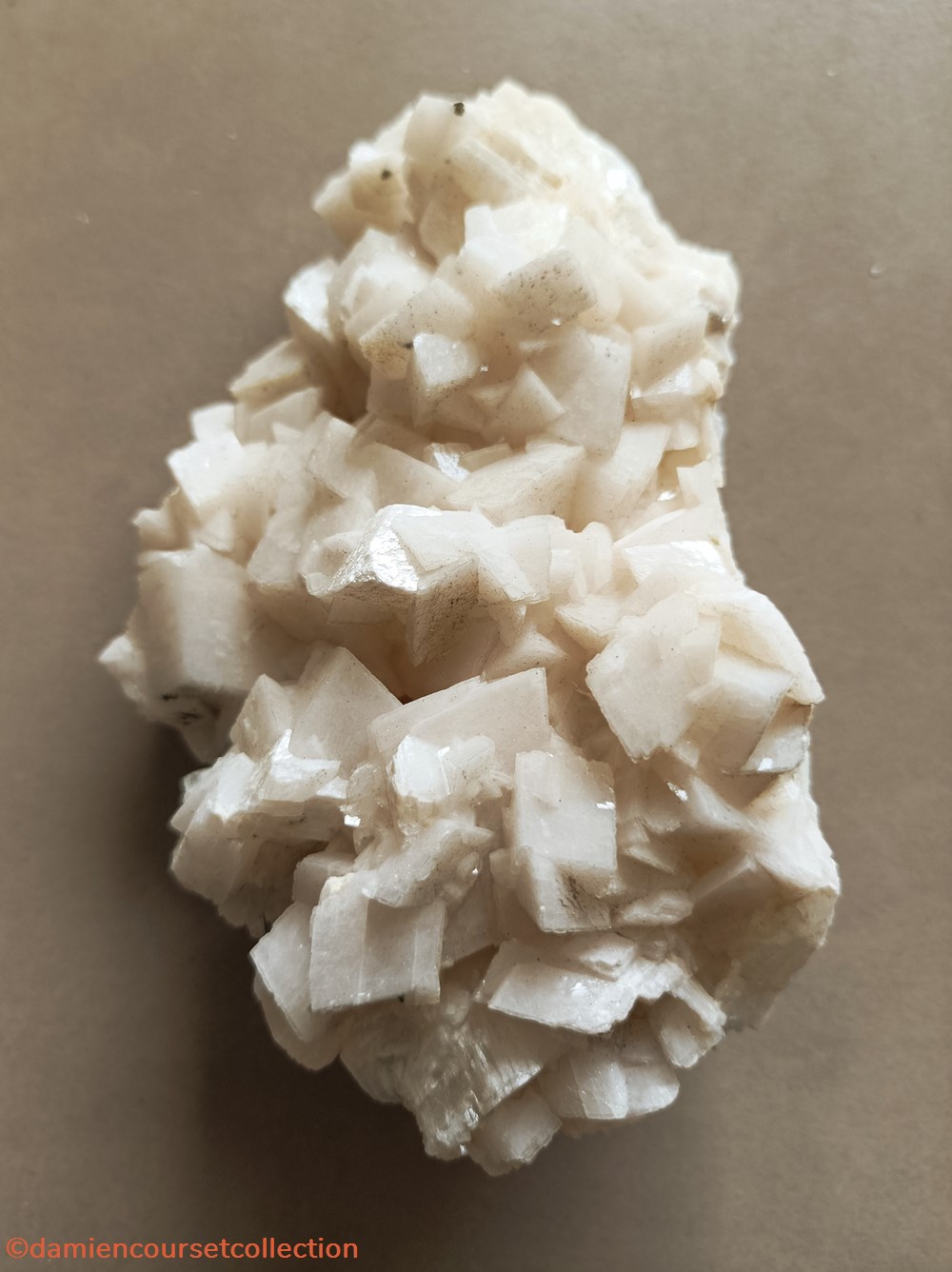 Dolomite mineraux meteorites quartz dolomite