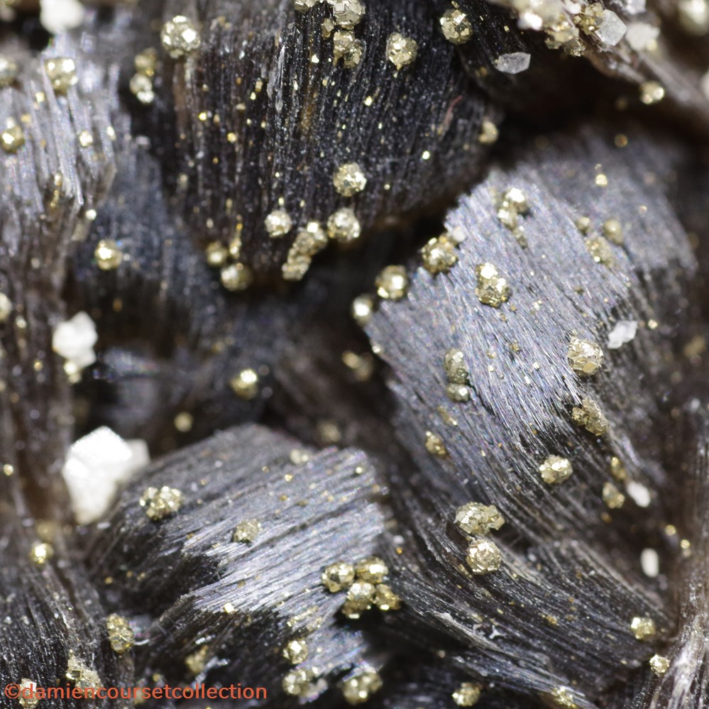 mineraux meteorites muscovite variete zinnwaldite
