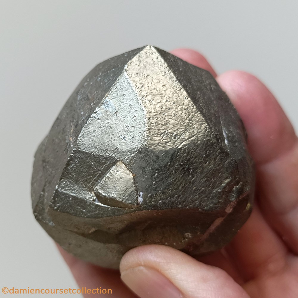 Pyrite de Luzenac (Ariège) 4 mineraux meteorites octaedrique pyrite de luzenac ariege