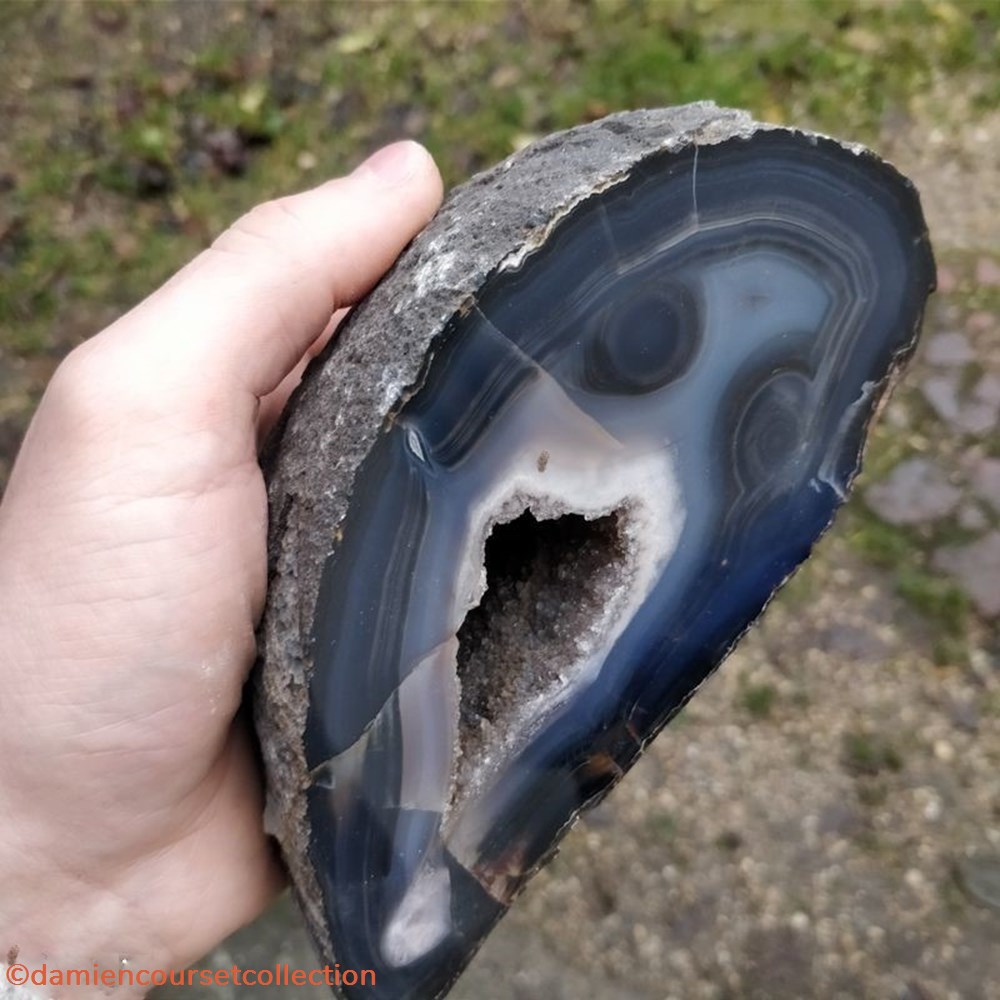 Pierre image : Agate "Scream" 3 mineraux meteorite quartz calcedoine pierre image agate scream