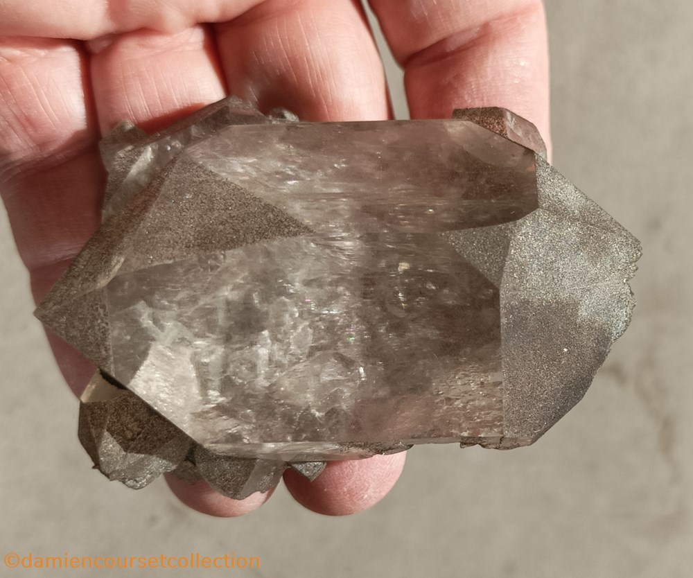 Quartz et Chlorite (macle du Dauphiné) 2 mineraux meteorites quartz et chlorite macle du dauphine
