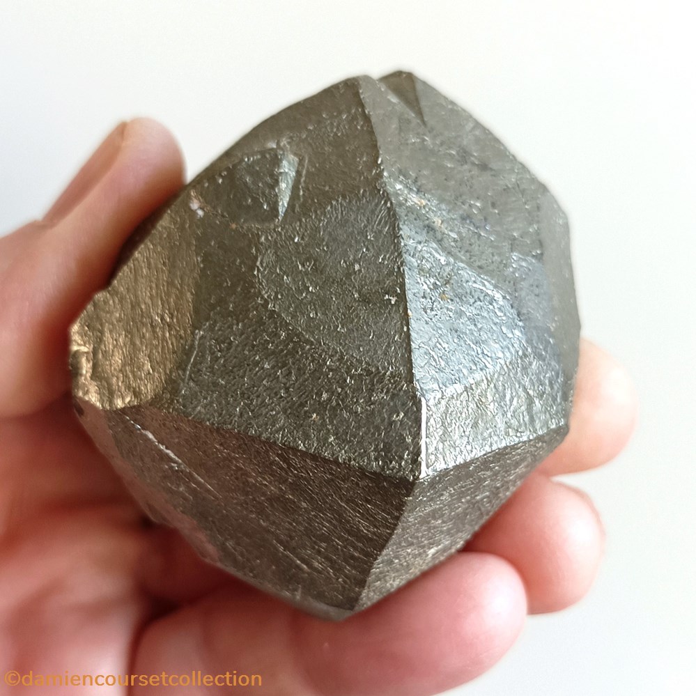 Pyrite de Luzenac (Ariège) 3 mineraux meteorites octaedrique pyrite de luzenac ariege