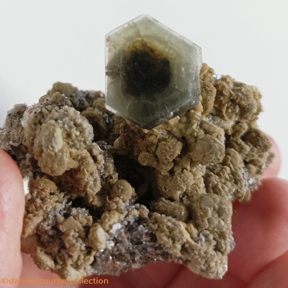 Apatite 2 mineraux meteorites fluorapatite apatite