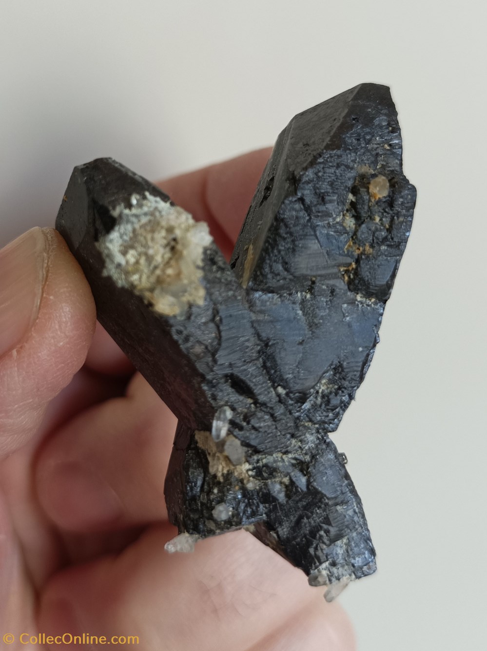 mineraux meteorites ferberite biterminee macle