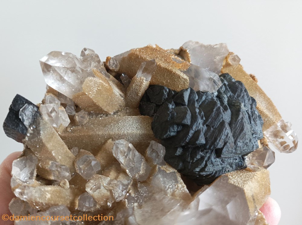 Sphalerite, ferberite, quartz et muscovite 2 mineraux meteorites sphalerite ferberite quartz et muscovite