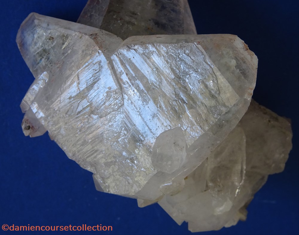 macle de Quartz 4 mineraux meteorites du japon macle de quartz