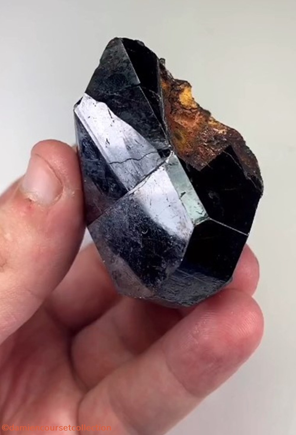 Rutile (Grave Mountains, USA) 2 mineraux meteorites rutile grave mountains usa