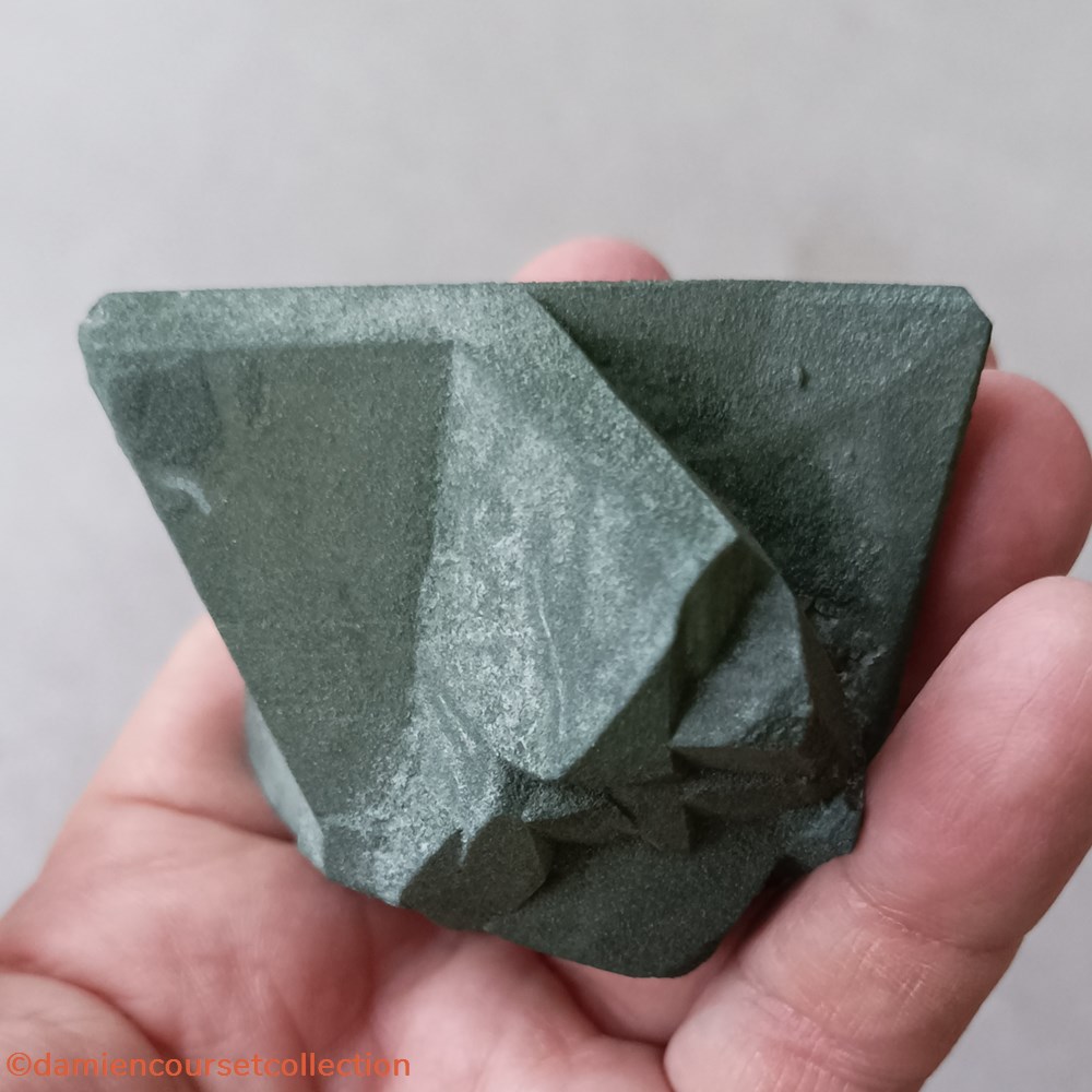 Adulaire (Alpes suisses) 2 mineraux meteorites adulaire alpes suisses