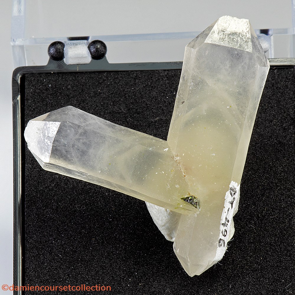 mineraux meteorites macle du japon quartz alaska