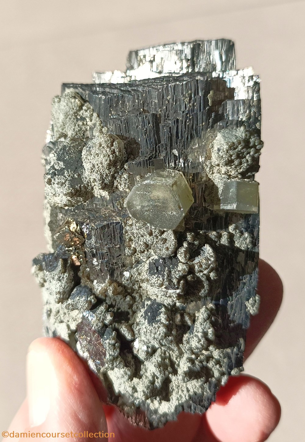 Arsenopyrite et apatites 4 mineraux meteorites arsenopyrite et apatites
