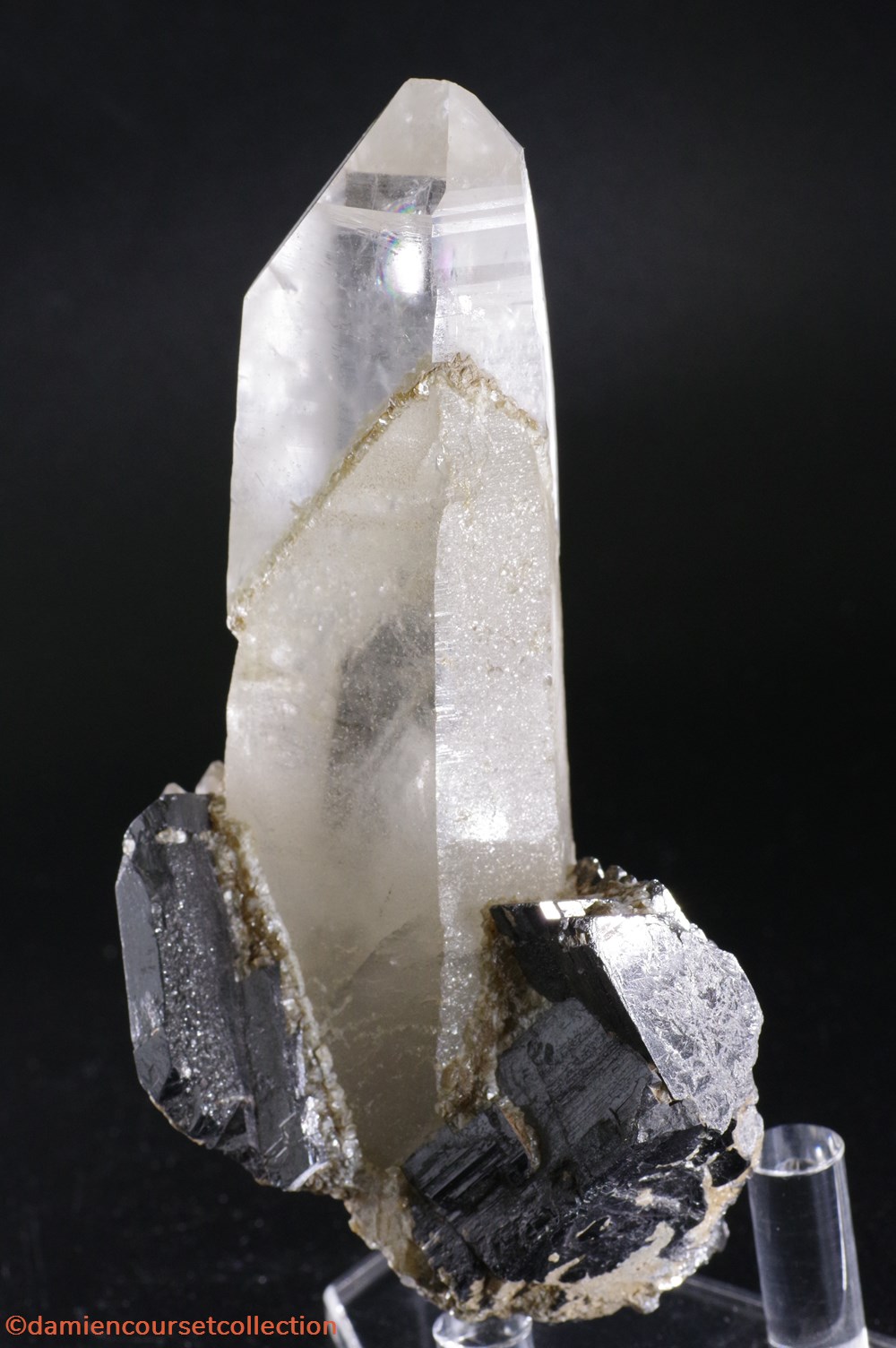 mineraux meteorites wolframite et quartz