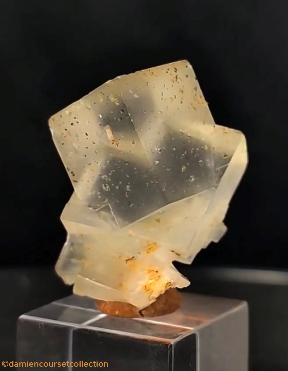 Dolomite maclée 4 mineraux meteorites dolomite maclee