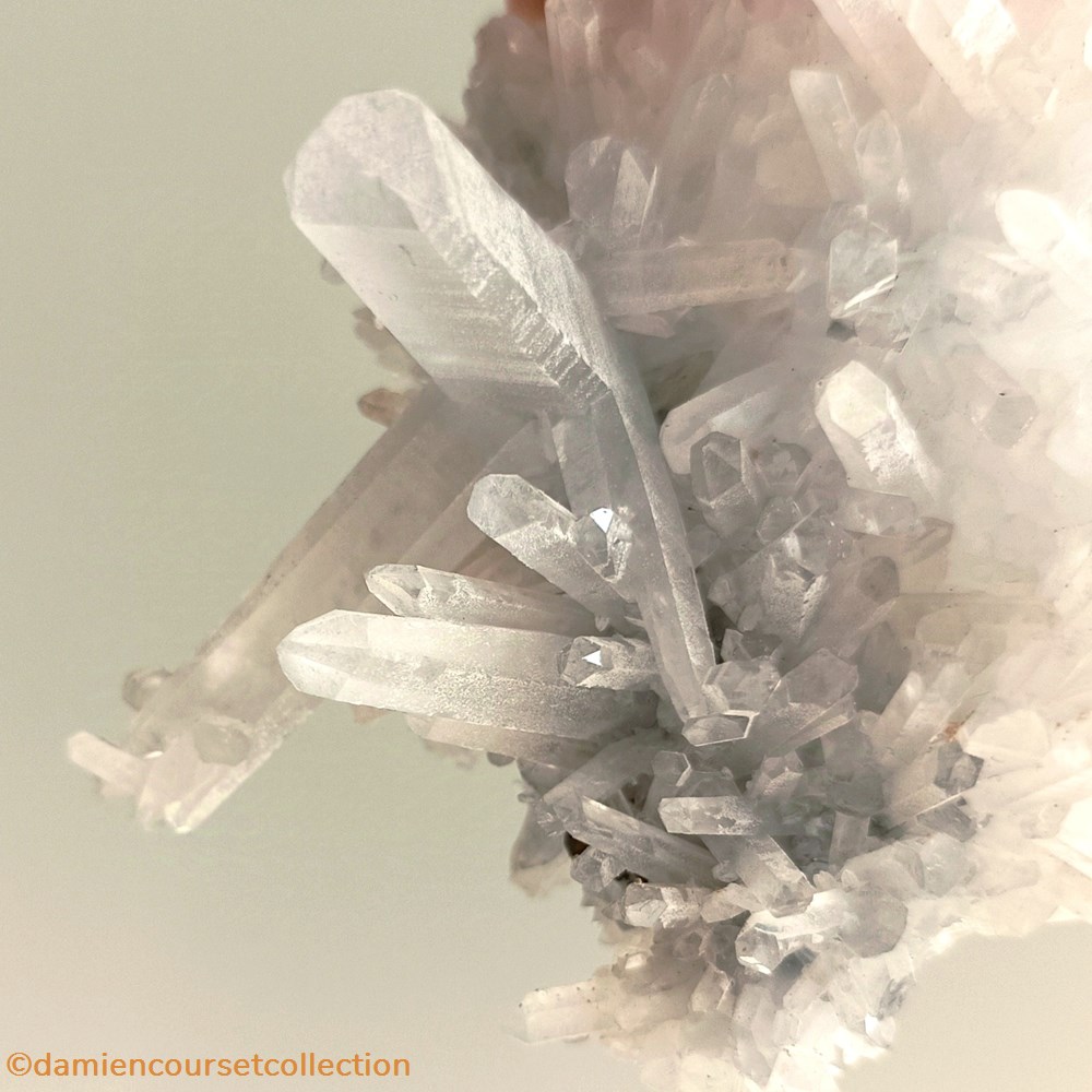 mineraux meteorites quartz macle multiple