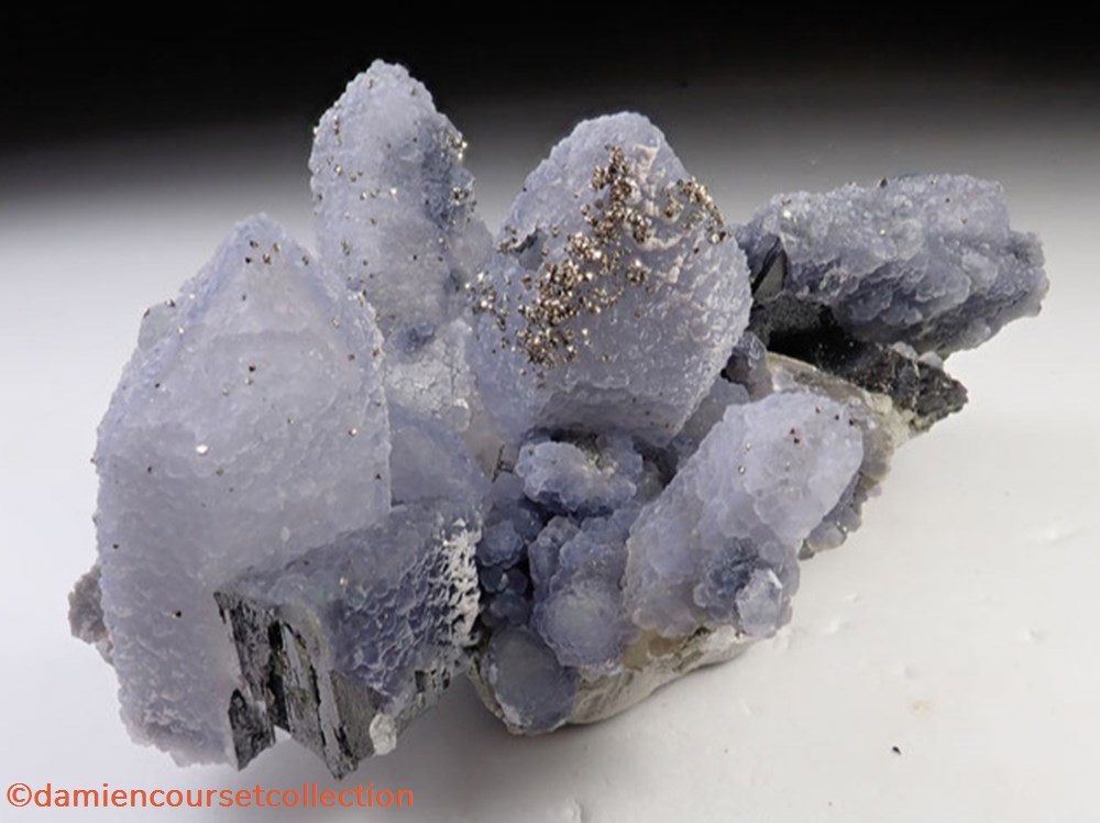 Fluorite sur Quartz et Wolframite 4 mineraux meteorites fluorite sur quartz et wolframite