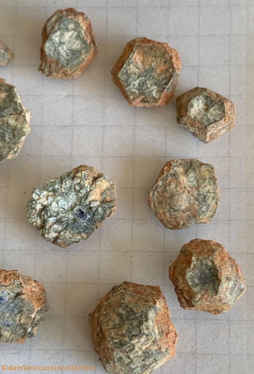 Molybdenite, Haib River, Namibie 2 mineraux meteorites molybdenite haib river namibie