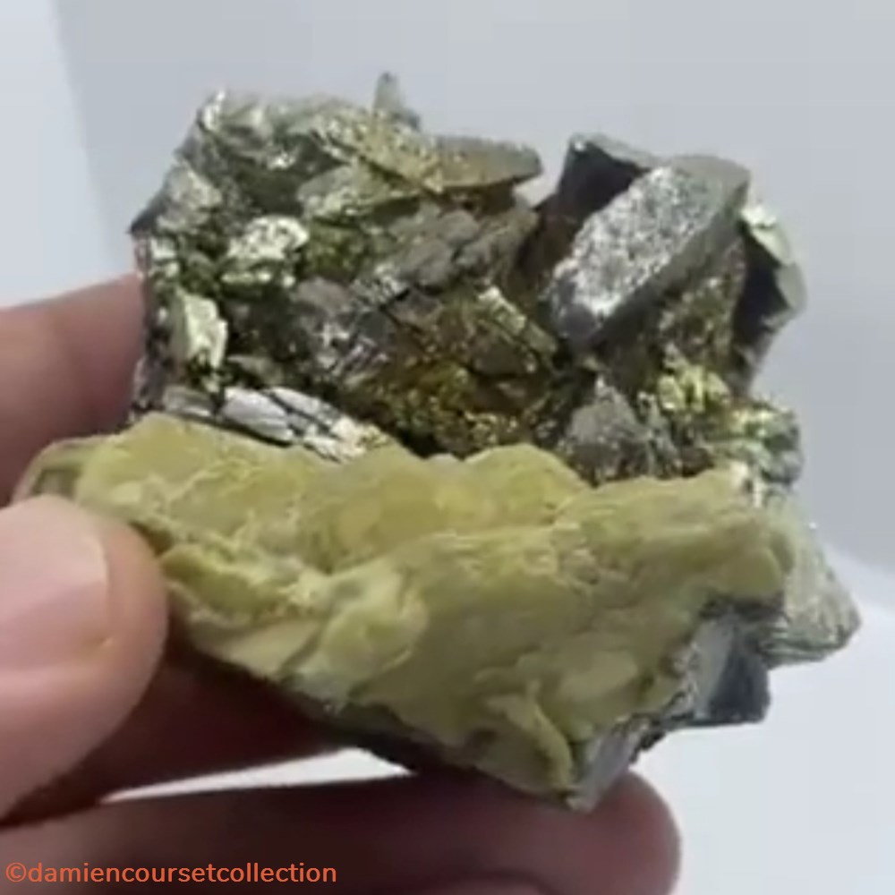 Marcasite et Siderite 3 mineraux meteorites marcasite et siderite