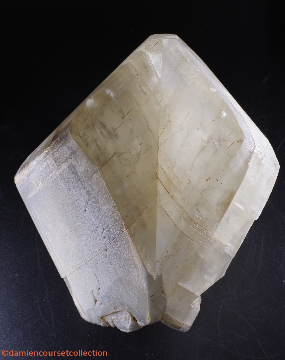 Calcite XXL (Chimay) mineraux meteorites macle calcite xxl chimay