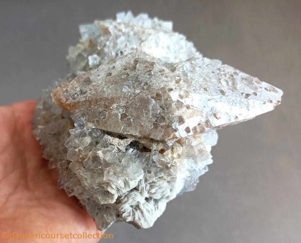 Fluorite sur Calcite 5 mineraux meteorites fluorite sur calcite