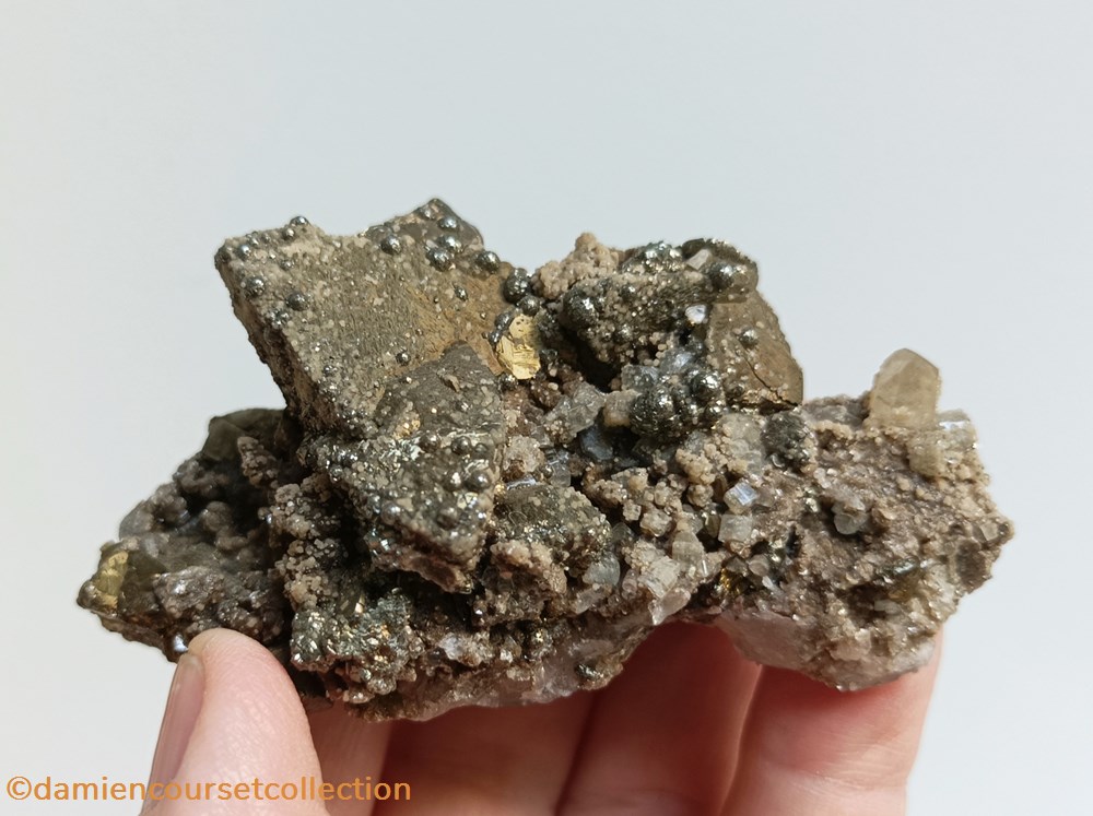 mineraux meteorites chalcopyrite