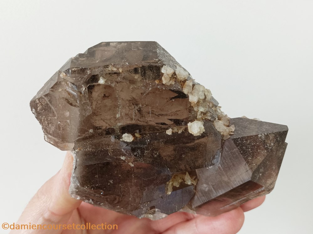 Gwindel et Calcite 5 mineraux meteorites quartz gwindel et calcite