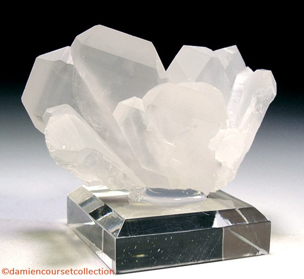 mineraux meteorite du japon quartz macle