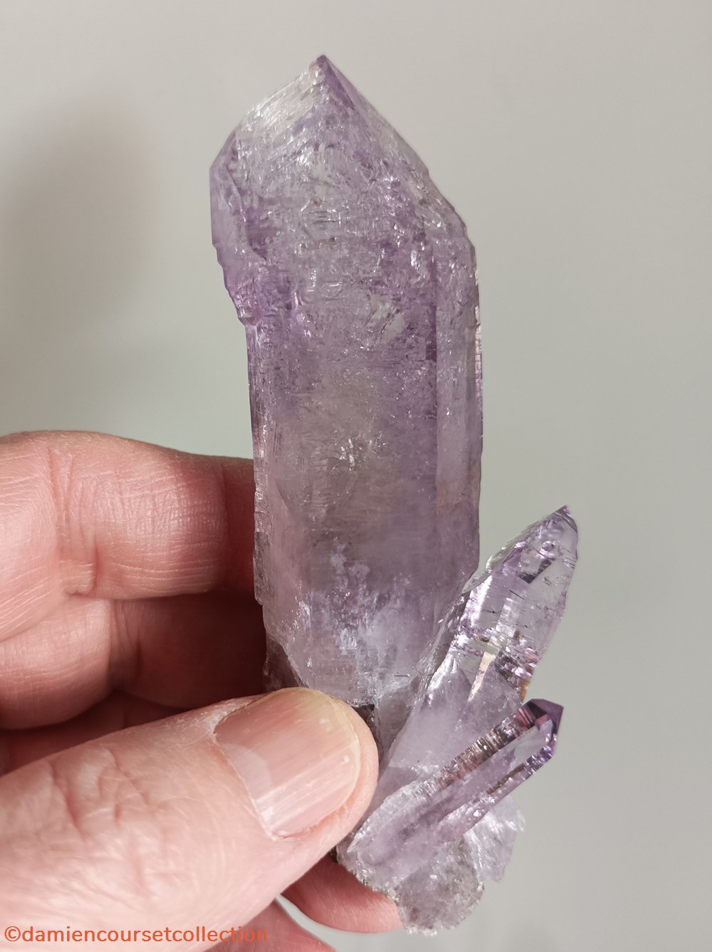 Amethyste sceptrée 2 mineraux meteorites quartz amethyste sceptree