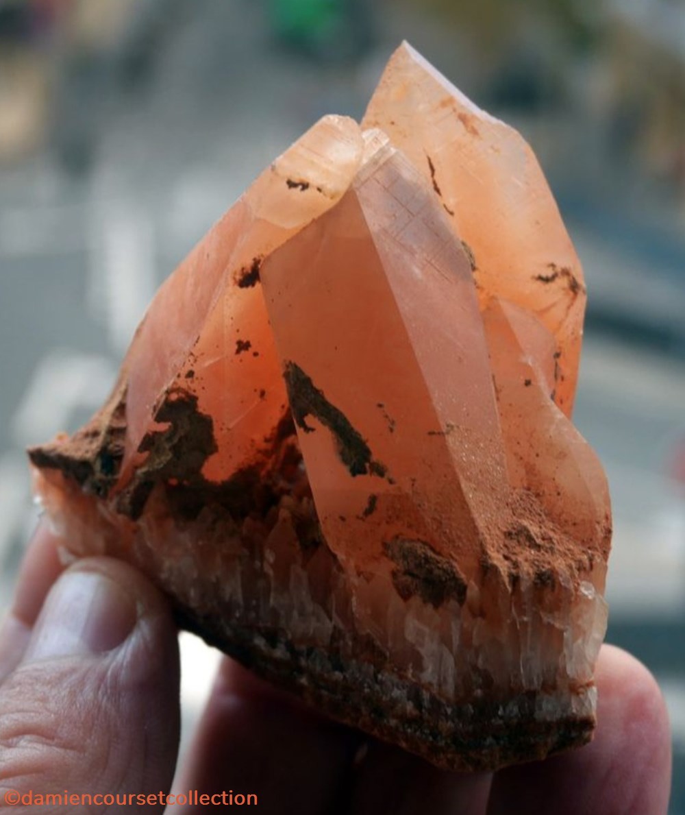 Calcites, Avesnois, carrière de Haut Lieu 2 mineraux meteorites macle calcites avesnois carriere de haut lieu