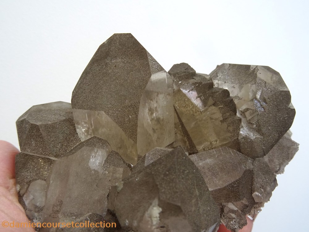 Quartz et Chlorite (2 gwindels) 2 mineraux meteorites quartz et chlorite 2 gwindels