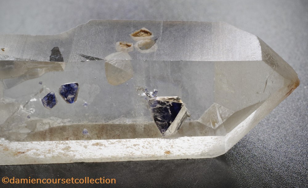 mineraux meteorites fluorite dans quartz
