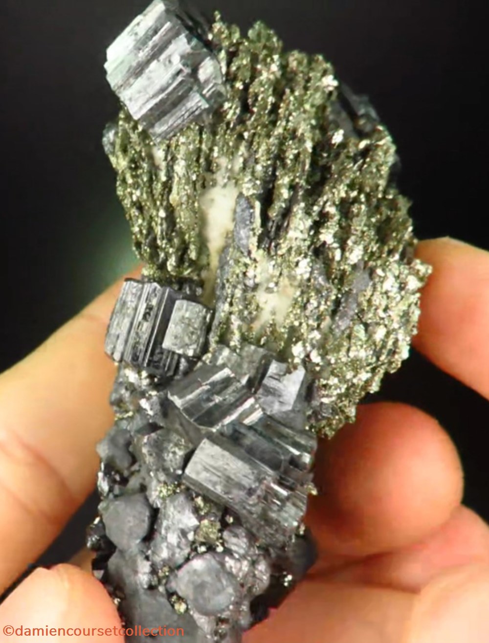 Bournonite sur Pyrrhotite pseudomorphosée en Pyrite 3 mineraux meteorites bournonite sur pyrrhotite pseudomorphosee en pyrite