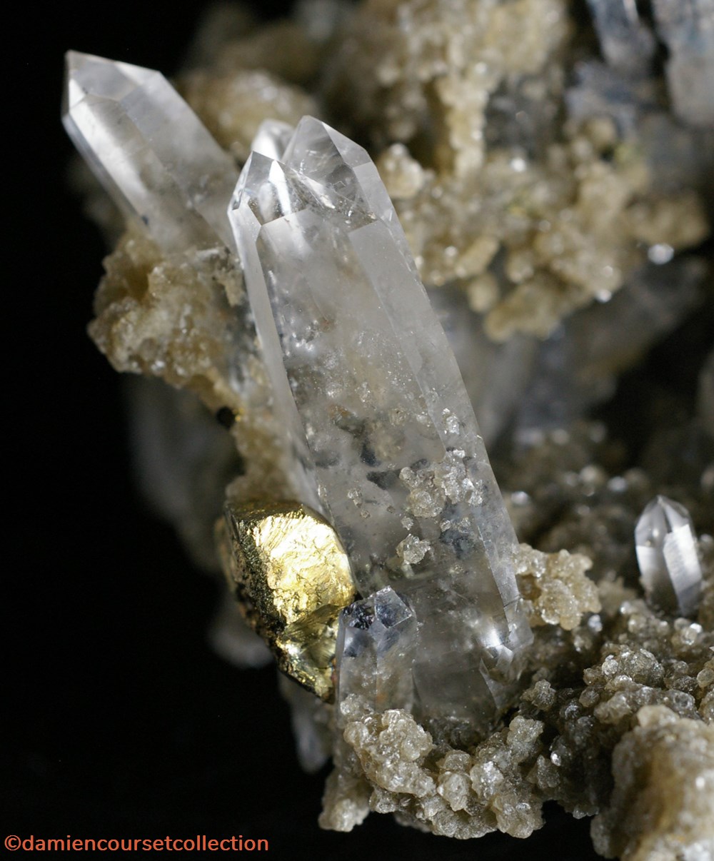mineraux meteorites quartz sceptre chalcopyrite et ferberite