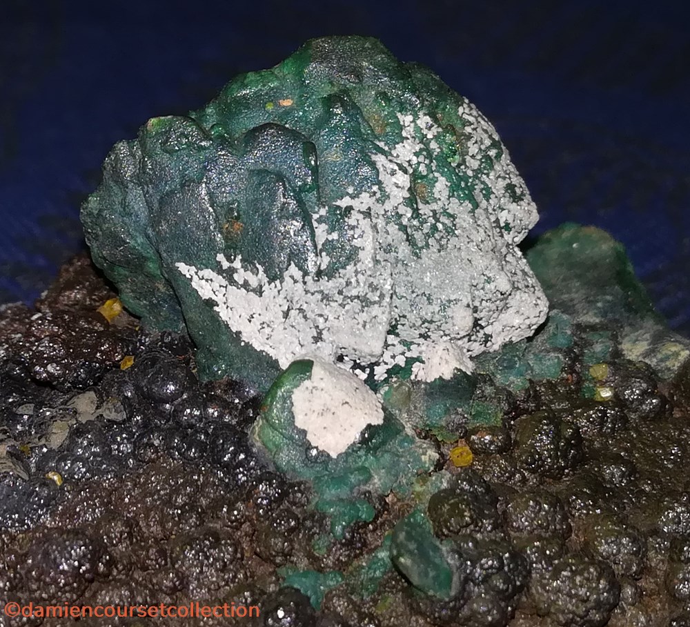 Chrysocolle et Wulfénite (Australie) 4 mineraux meteorite pseudomorphe chrysocolle et wulfenite australie
