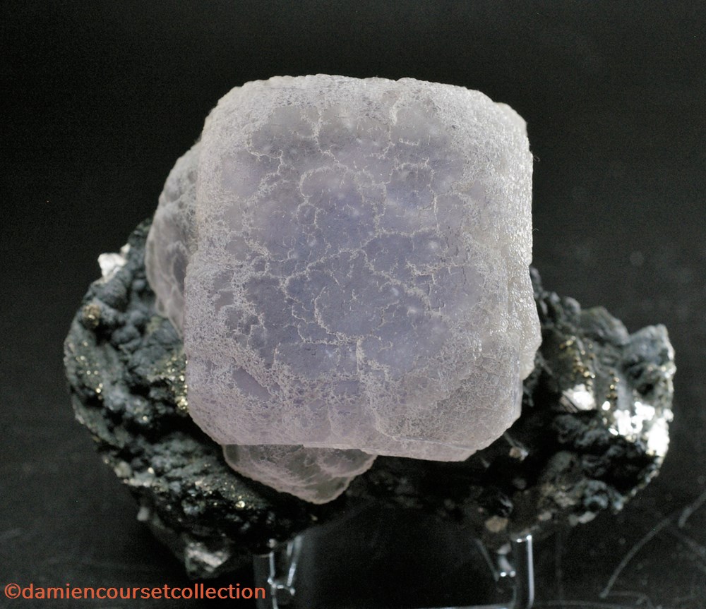 Fluorite sur Arsénopyrite et Muscovite 2 mineraux meteorites fluorite sur arsenopyrite et muscovite