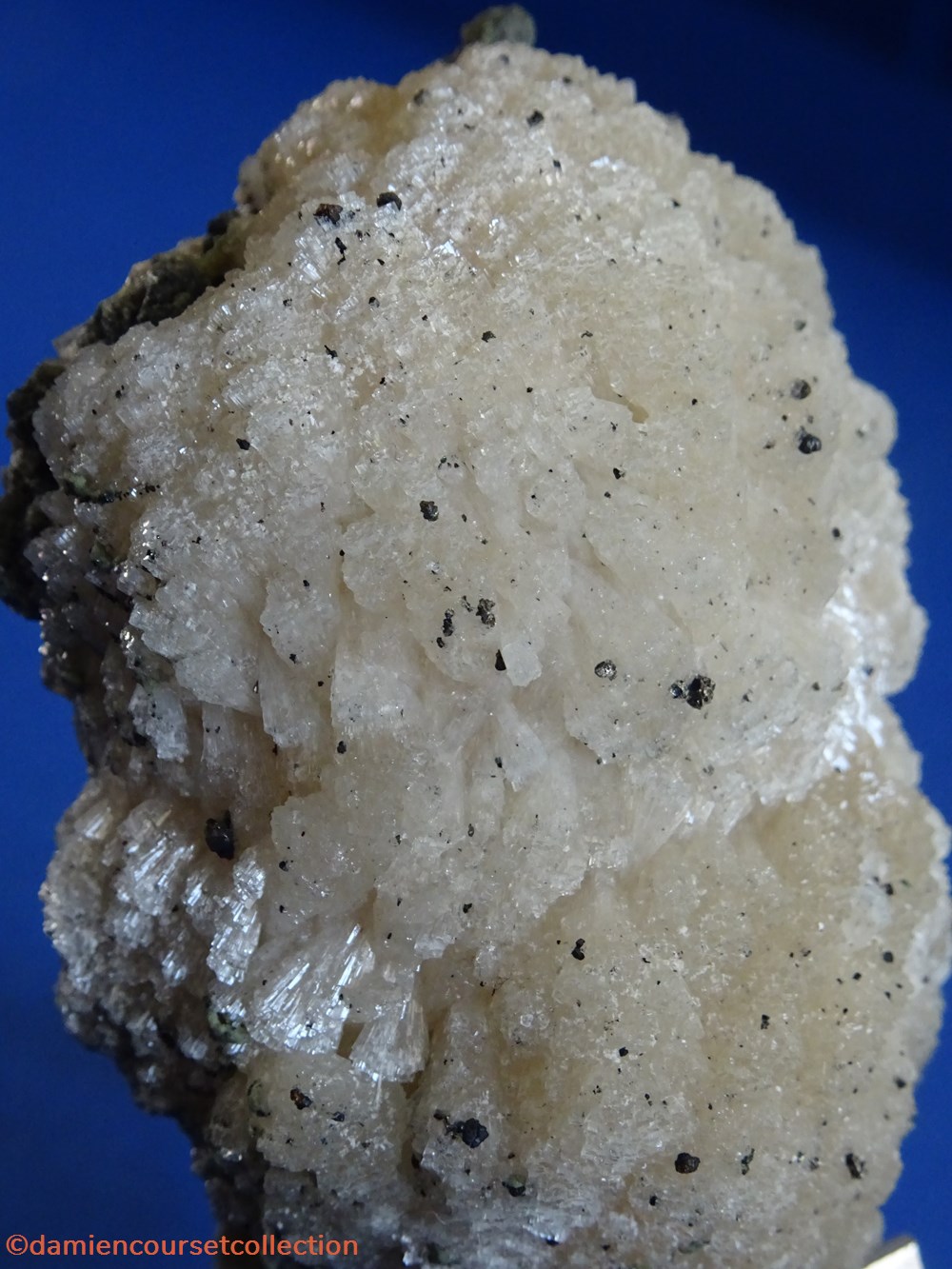 Apatite botryoidale 3 mineraux meteorites fluorapatite apatite botryoidale