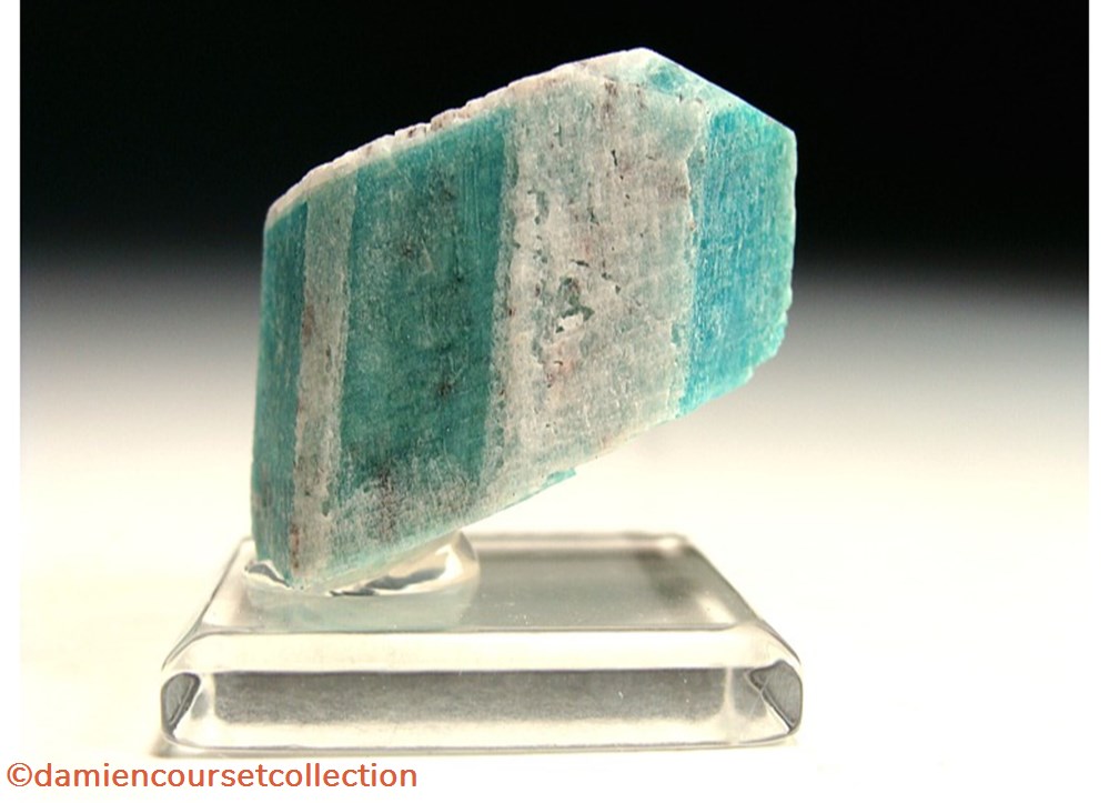 mineraux meteorites microcline amazonite white strips