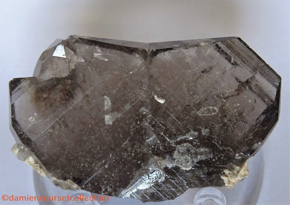 mineraux meteorites du japon quartz fume macle