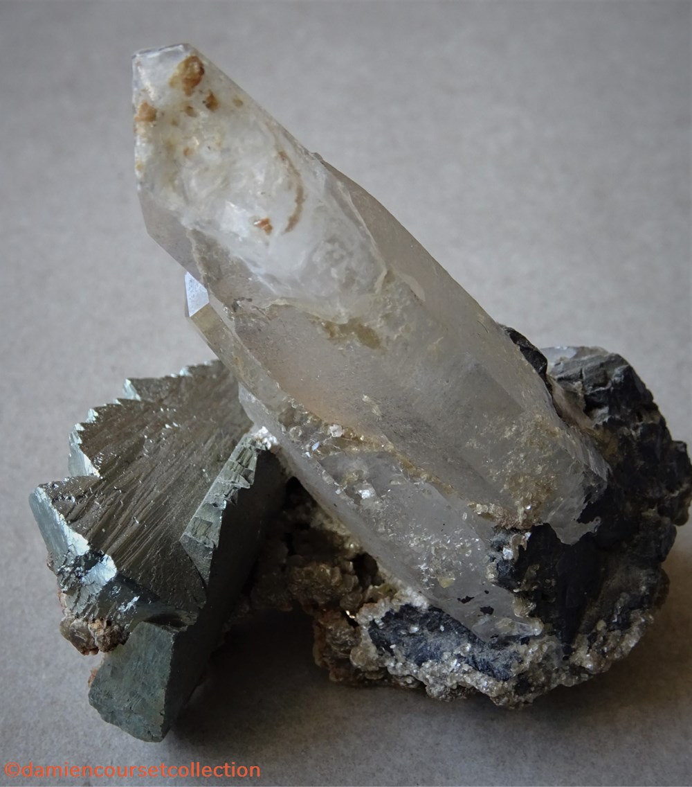 "Arsénopyrite -clé" 2 mineraux meteorites arsenopyrite cle
